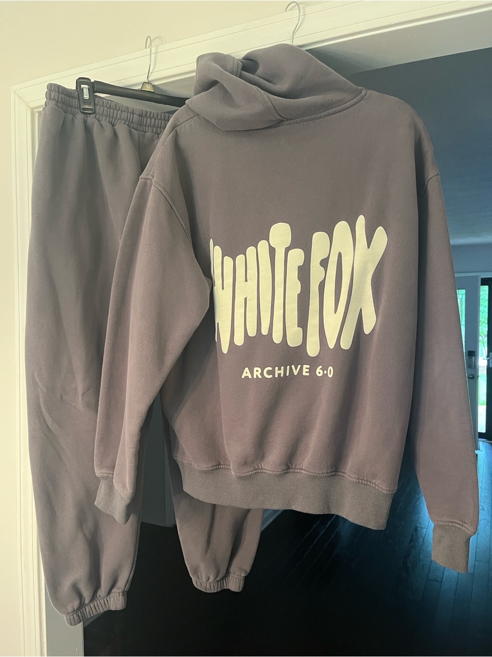 White Fox Archive 6.0 Graphic hoodie Sweatshirt M/L with matching pants M